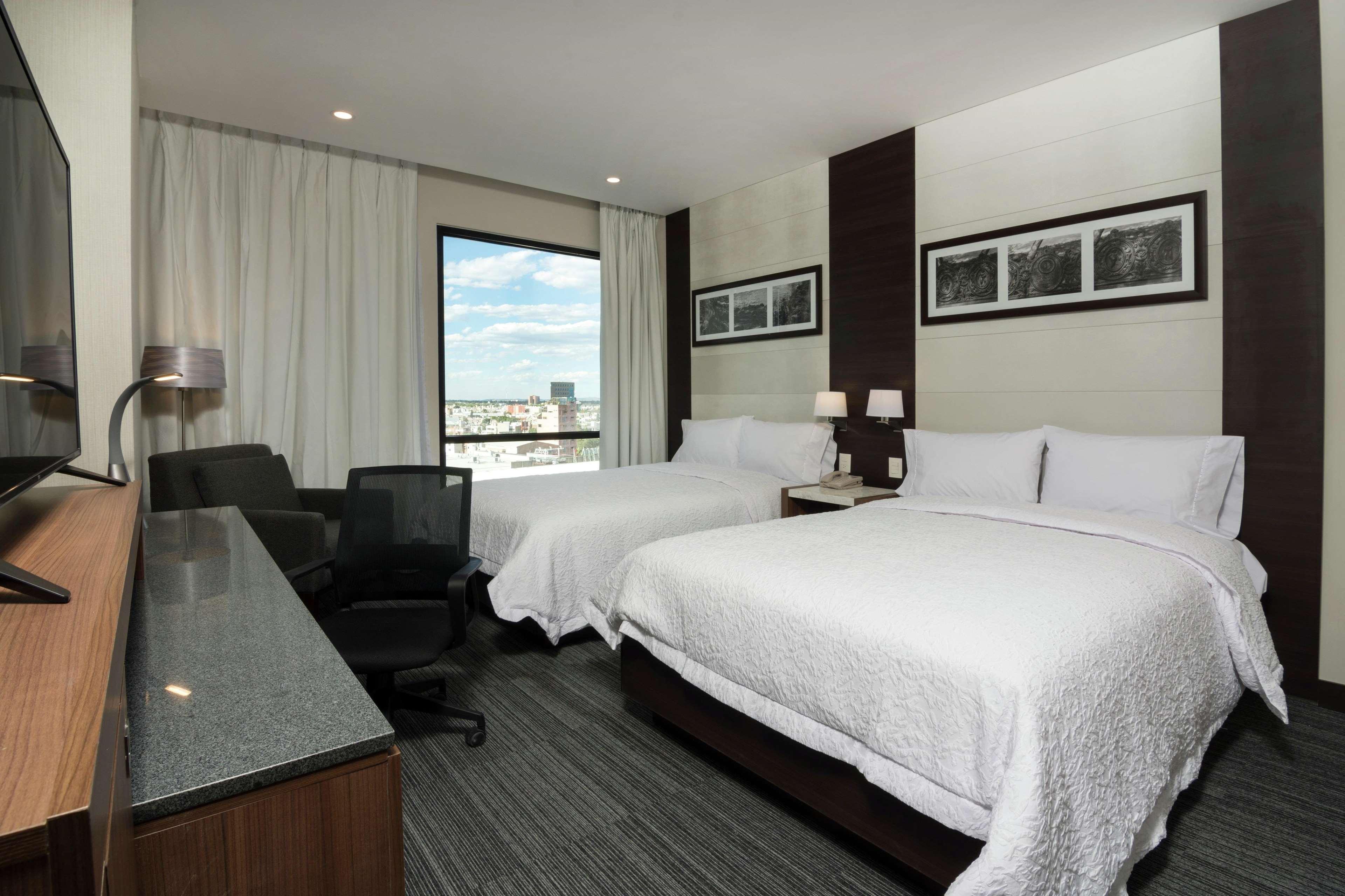 Hampton Inn And Suites San Luis Potosi Slp エクステリア 写真