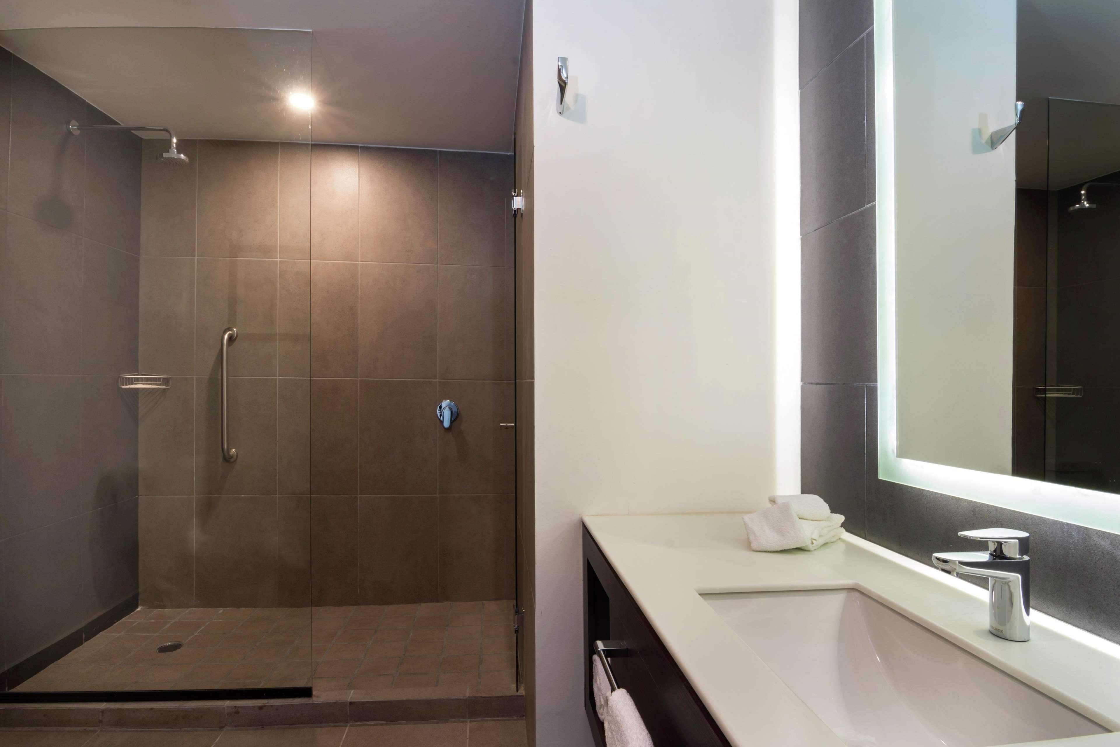 Hampton Inn And Suites San Luis Potosi Slp エクステリア 写真
