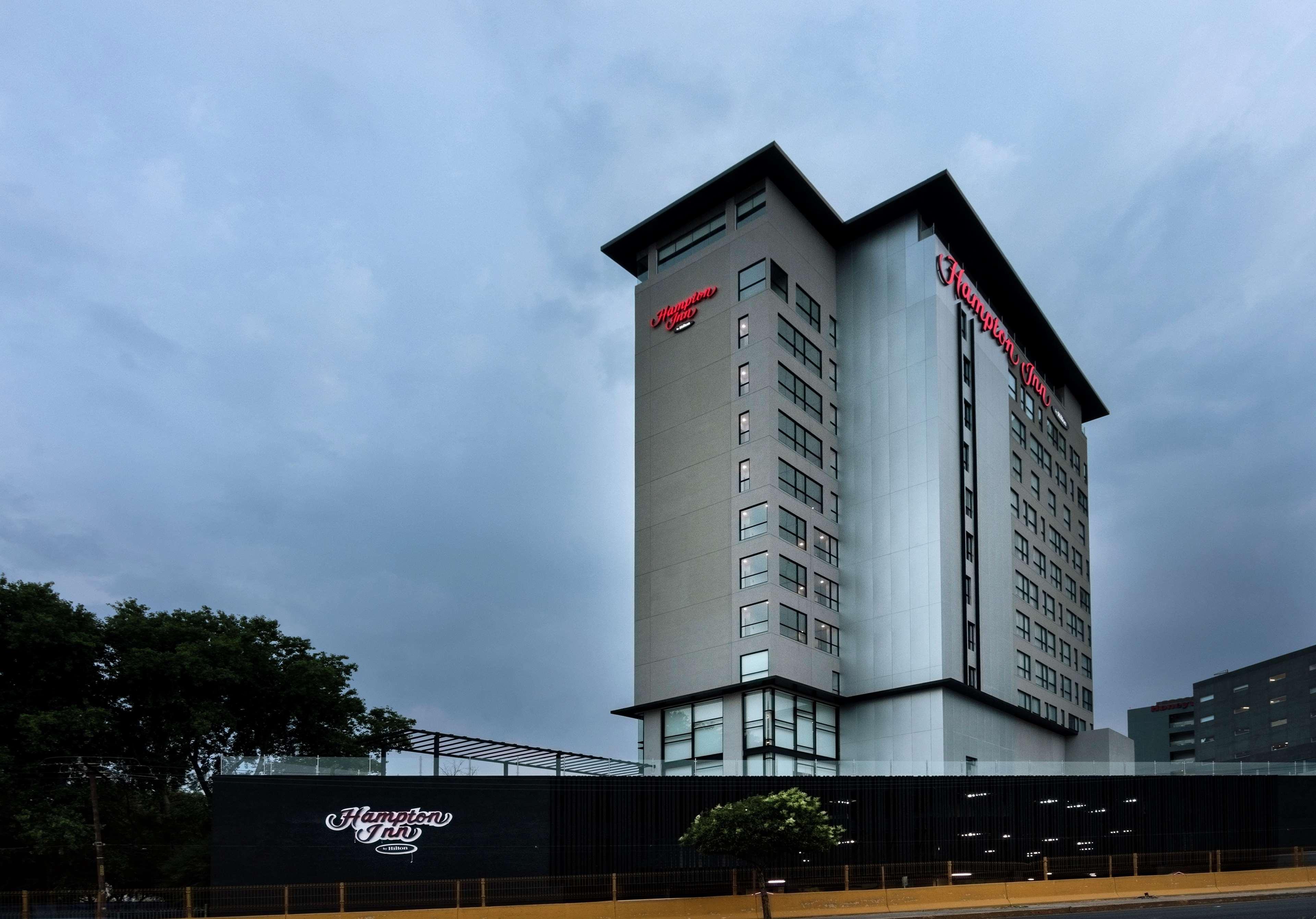 Hampton Inn And Suites San Luis Potosi Slp エクステリア 写真